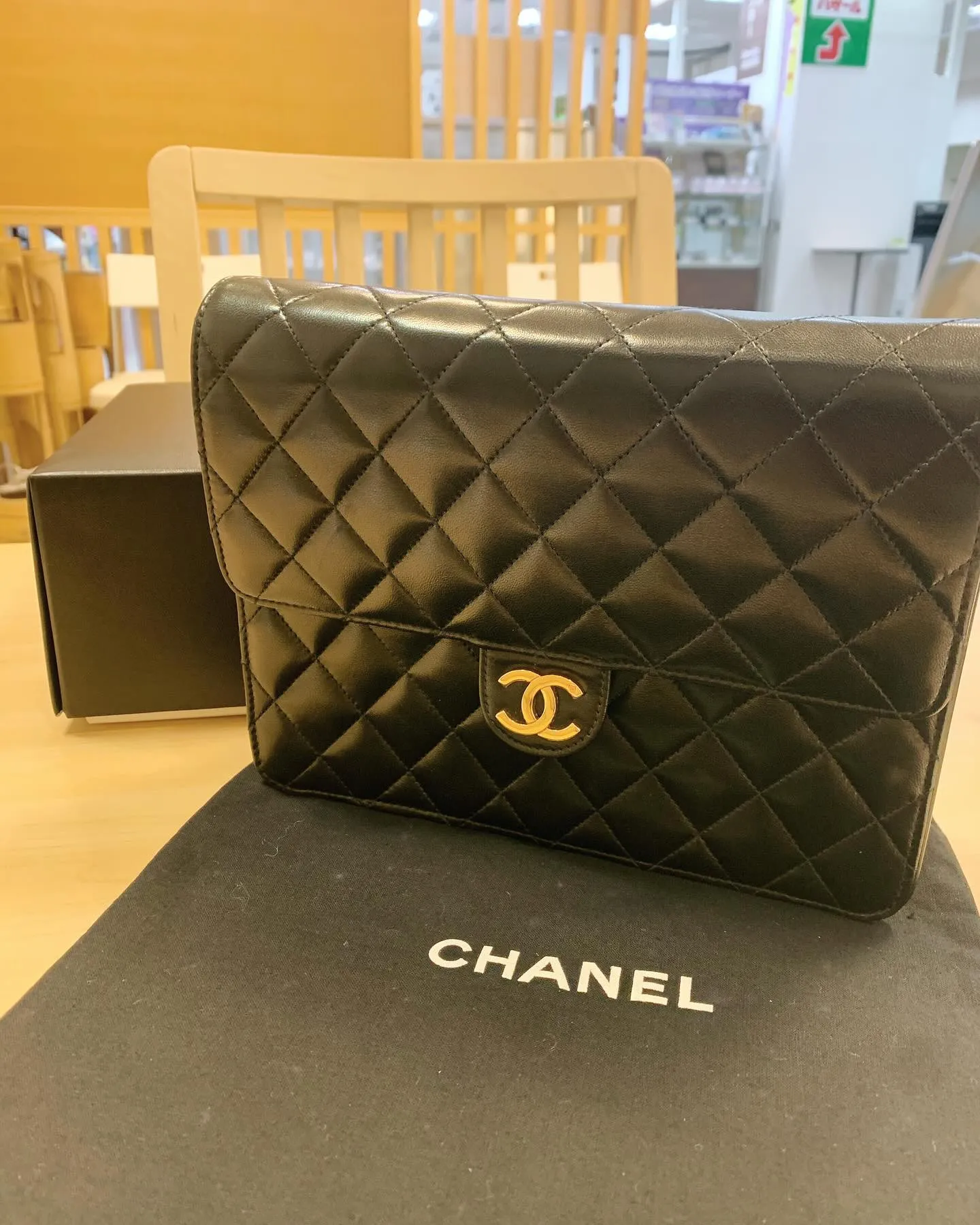 本日は素敵なお客様から【CHANEL】のマトラッセチェーンシ...